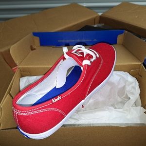 KEDS Womans Size 7